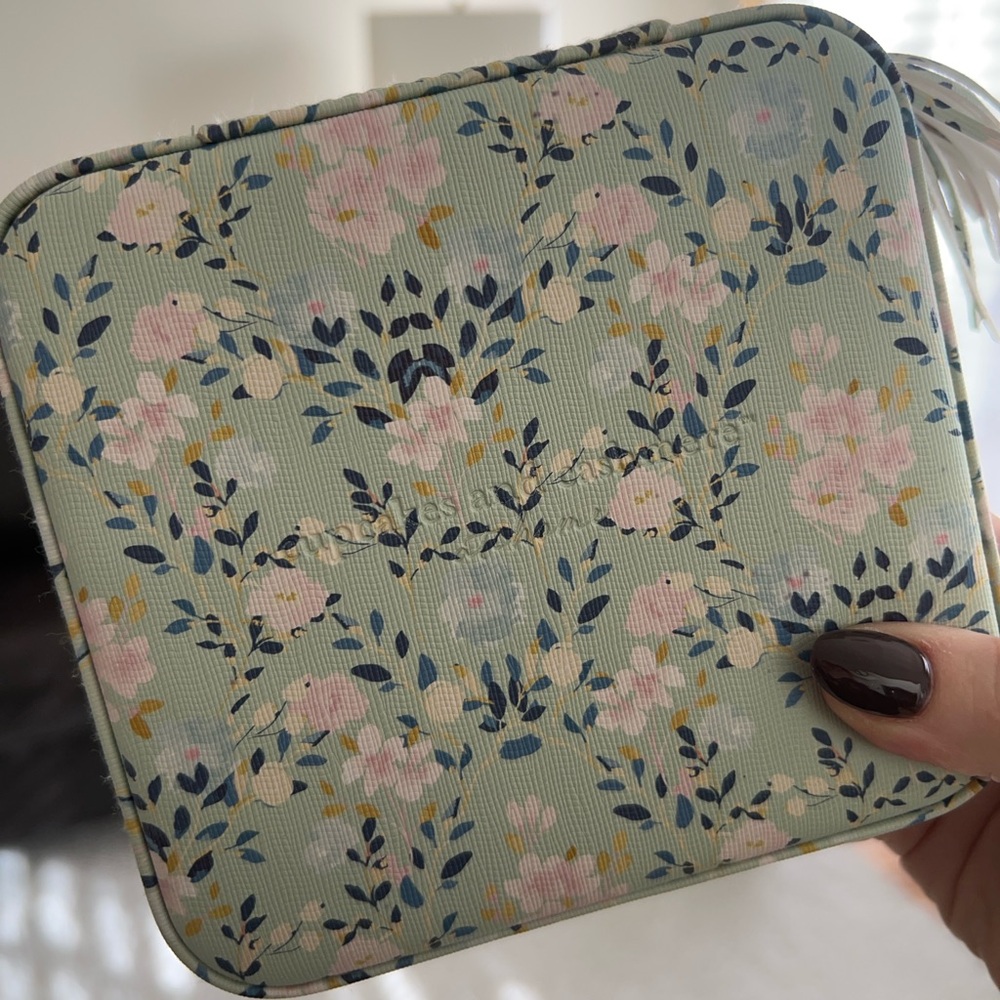 Cupcakes and Cashmere Jewelry Box